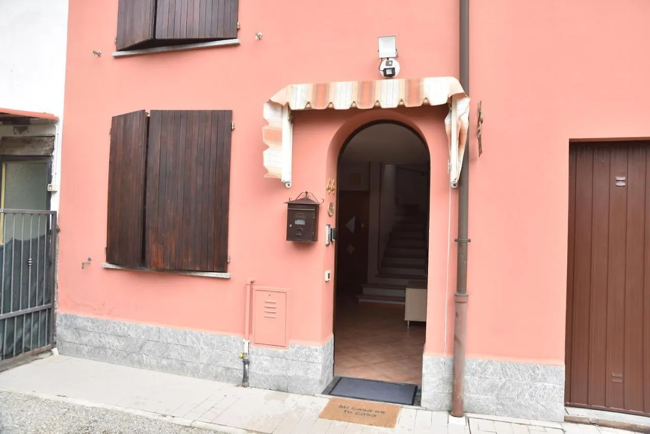Casa Emanuela, Il Nostro Nido D'Amore Casalgrande 0*,  Italie
